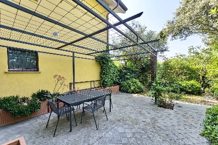 Foto Appartamento in dante 9, Aicurzio Centro di 94 m² con 3 locali