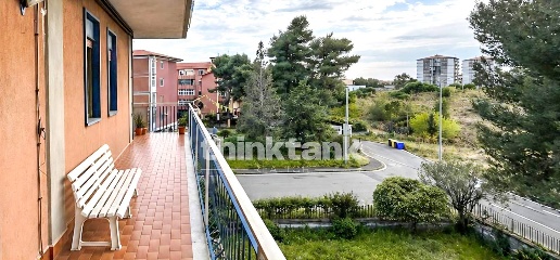 Foto Appartamento in Via Arrigo Boito, Catania di 145 m² con 7 locali
