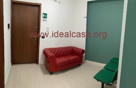 Foto Ufficio a Mazara del Vallo Centro di 120 m² con 5 locali in affitto