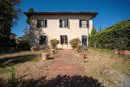 Foto Casa indipendente in Via S. Paolo, Campi Bisenzio Torricella di 331 m²
