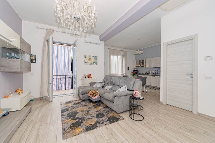 Foto Villa unifamiliare in Via Vincenzo monti  6, Vigevano di 253 m²
