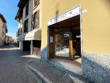 Foto Attività commerciale in Piazza Santo Stefano 4, Vimercate Centro
