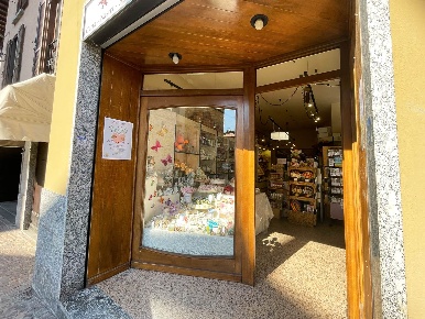 Foto Attività commerciale in Piazza Santo Stefano 4, Vimercate Centro