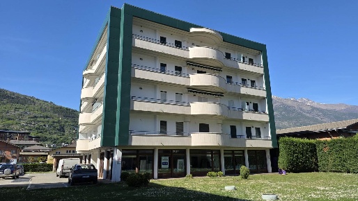 Foto Appartamento in Corso Lancieri, Aosta Centro di 78 m² con 2 locali