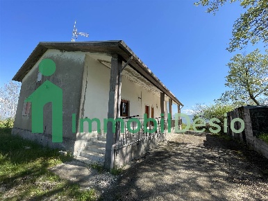 Foto Villa bifamiliare a Picerno di 60 m² con 3 locali in vendita