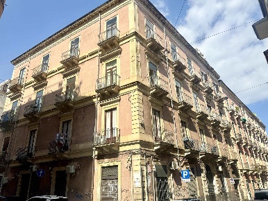 Foto Appartamento in Via San Vito 26, Catania di 160 m² con 5 locali