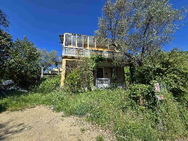 Foto Casa indipendente a La Spezia Stazione Fornola di 160 m² con 8 locali