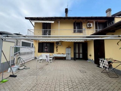Foto Villa unifamiliare a Vigevano Corso Novara, Stadio di 200 m²