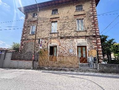 Foto Ufficio a Pietrasanta di 50 m² con 2 locali in vendita