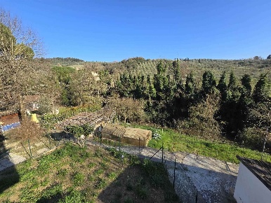 Foto Appartamento a Firenze Serpiolle di 90 m² con 4 locali in vendita