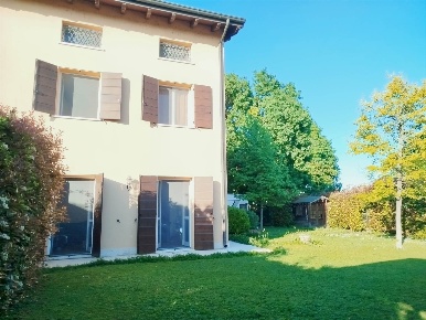Foto Villa unifamiliare a Medolla di 172 m² con 11 locali in vendita