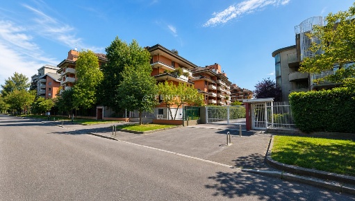 Foto Box in Via Pinerolo 70, Milano San Siro di 14 m² con 1 locali