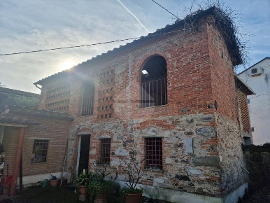 Foto Casa indipendente in Traversa II Via Romana, Lucca di 85 m² in vendita