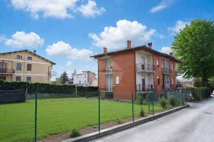 Foto Casa indipendente in Via Toscana, Gubbio Stazione Di Padule di 240 m²