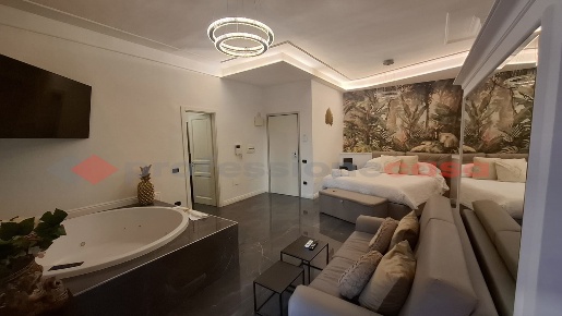 Foto Attività commerciale in Piazza Bartolo Longo 28, Pompei Centro