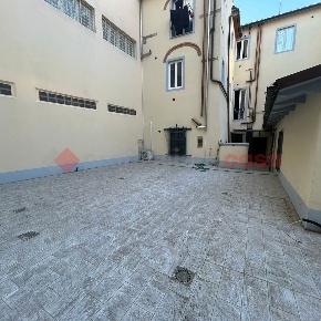 Foto Negozio in antonio gramsci, Pistoia Centro Storico di 30 m² in affitto