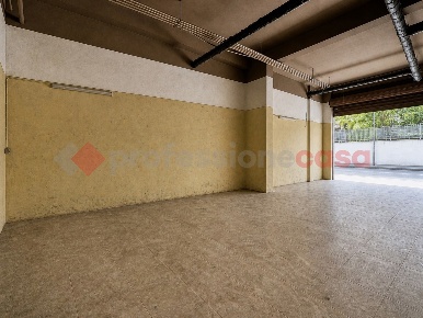 Foto Box in Via forlanini 26, Siracusa Scala Greca - Neapolis di 90 m²