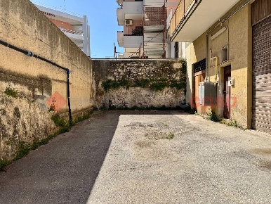 Foto Box in Viale epipoli 55, Siracusa Scala Greca - Neapolis di 90 m²