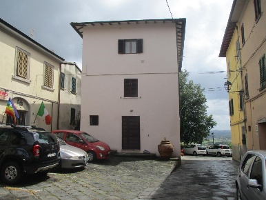 Foto Appartamento a Santa Maria a Monte Montecalvoli di 90 m² con 6 locali