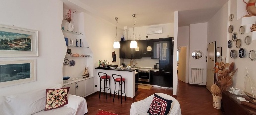 Foto Appartamento a Sestri Levante Centro di 92 m² con 4 locali in vendita