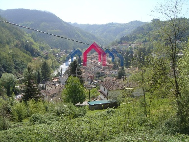 Foto Case semi ndipendenti a Bagni di Lucca Centro di 590 m² con 25 locali