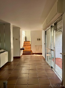 Foto Attico a Massa Marina di Massa Centro di 187 m² con 12 locali