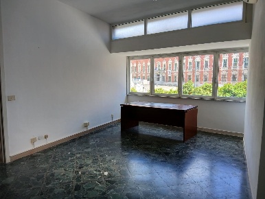 Foto Ufficio a Massa Centro di 69 m² con 2 locali in affitto