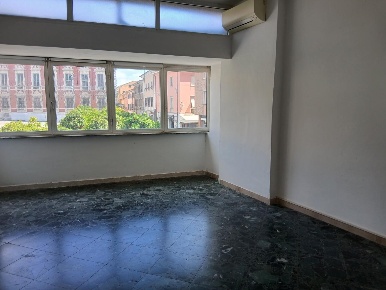 Foto Ufficio a Massa Centro di 69 m² con 2 locali in vendita