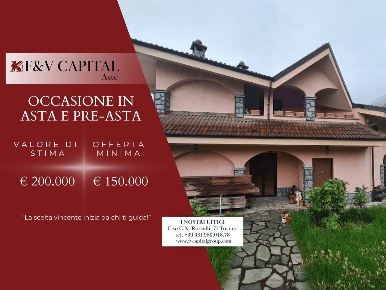 Foto Villa unifamiliare in Via Primo Maggio, Chianocco di 240 m² in vendita