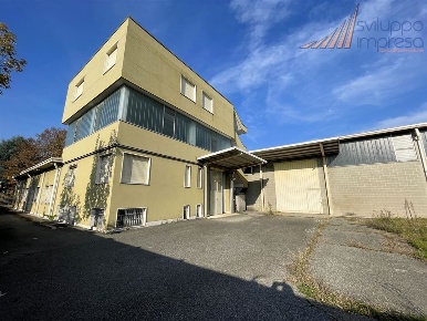 Foto Capannone industriale a Paderno Dugnano Confini con Cusano di 1555 m²