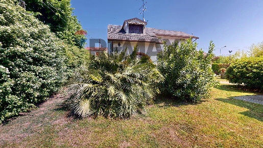 Foto Villa unifamiliare in Via Argine Po 23, Vigarano Mainarda di 247 m²
