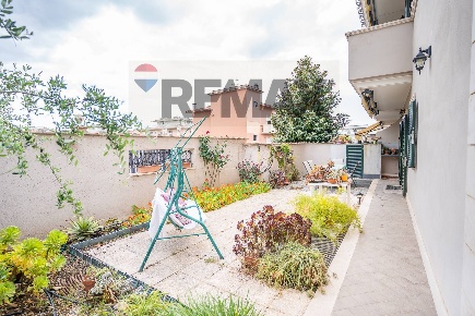 Foto Appartamento in Via Amatore Sciesa 86, Marino Frattocchie di 79 m²