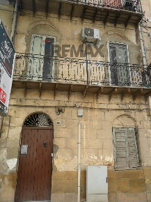 Foto Appartamento in Via N.Colajanni 56, Caltanissetta Centro di 97 m²