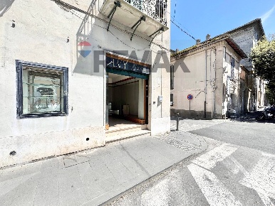 Foto Locale commerciale in Corso Vittorio Emanuele 2, Manziana di 75 m²