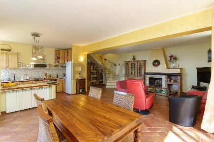 Foto Villa unifamiliare in contrada Caria, Naso di 289 m² con 6 locali