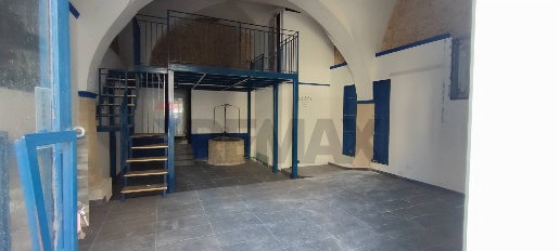 Foto Locale commerciale in VIA ROMA 96, Caltagirone Centro di 81 m²
