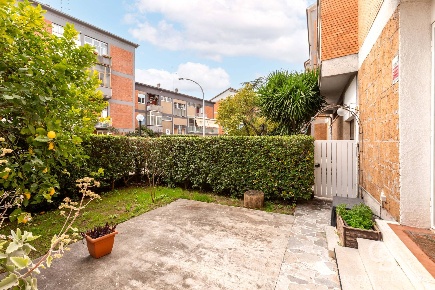 Foto Appartamento in Via Laurentina, Roma Cecchignola - Giuliano Dalmata