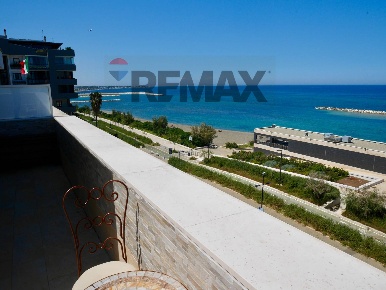 Foto Appartamento in Lungomare Nove Maggio 48, Bari San Girolamo di 85 m²