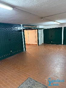 Foto Posti auto in Via Senese, Firenze Due Strade - San Gaggio di 15 m²