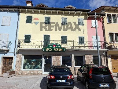 Foto Locale commerciale in Piazza Fontana 9, Longarone Castello Lavazzo