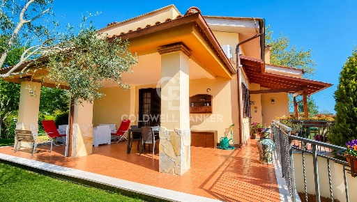 Foto Case semi ndipendenti in Via Quirino Faricelli, Bracciano di 200 m²