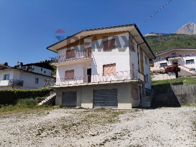 Foto Casa indipendente in Via Cergnai 15, Santa Giustina Cergnai di 300 m²