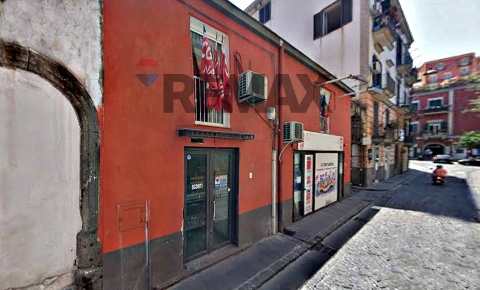 Foto Negozio in Corso Garibaldi 4, Pozzuoli Porto di 39 m² con 1 locali