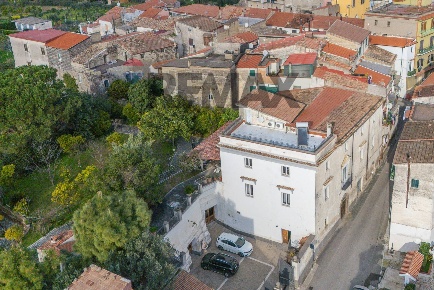 Foto Villa unifamiliare in Via Corso 52, Sessa Aurunca Rongolise di 400 m²