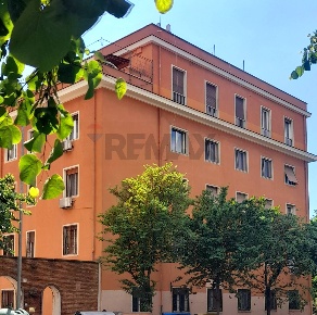 Foto Appartamento a Roma San Giovanni di 125 m² con 4 locali in affitto