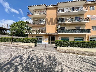 Foto Appartamento in via Ceraselle 240, Caianello Santa Lucia di 150 m²