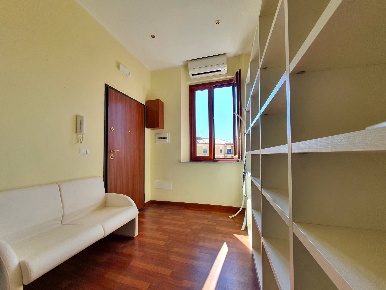 Foto Ufficio in via Vincenzo Ciaccio, Catanzaro Centro Storico di 40 m²