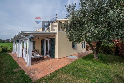 Foto Villa unifamiliare in via valcastagno 6, Numana Svarchi di 270 m²
