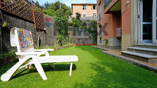 Foto Appartamento in Via Vezzani 44c, Genova Rivarolo di 96 m² con 5 locali