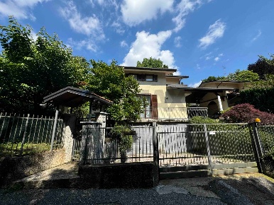 Foto Villa unifamiliare in Via Ticino 22, Varese Velate - Avigno di 180 m²